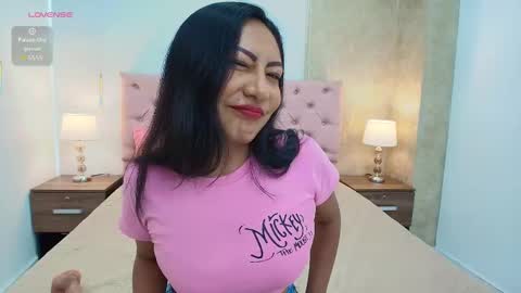 Isis Choi online show from March 2026 07:53:02 PM