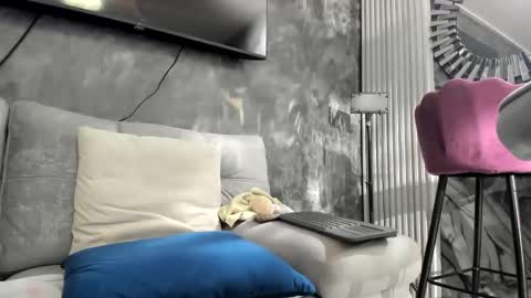 Isis online show from September 2025 01:36:02 PM