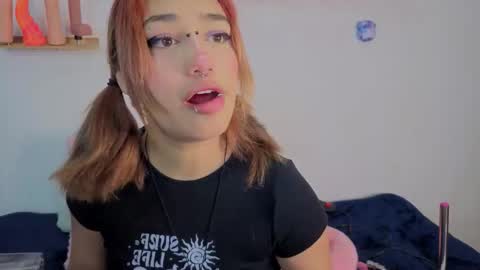 Isisjones18 online show from October 2025 09:22:01 AM