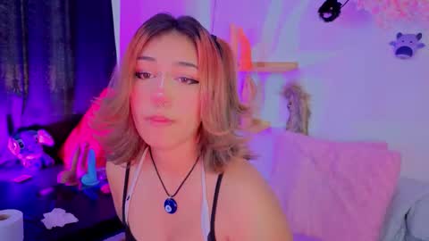 Isisjones18 online show from November 2025 04:07:02 PM