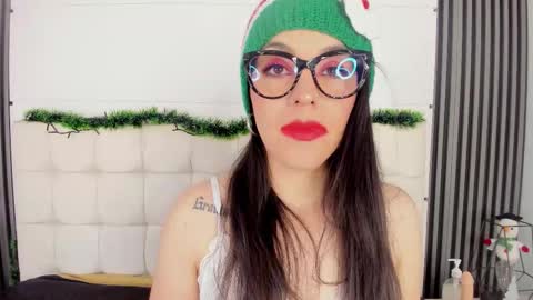 Isis Noir online show from December 2025 02:46:02 PM