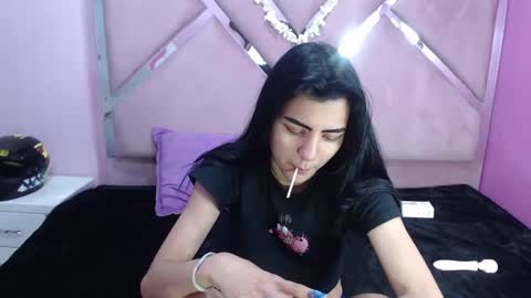 Snapshot of isisrousexx chatting on December 2024 03:54:01 AM isisrousexx online show from December 2024 03:54:01 AM