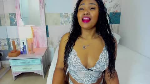 Snapshot of isla_scott chatting on January 2025 11:17:02 AM Vanessa online show from January 2025 11:17:02 AM