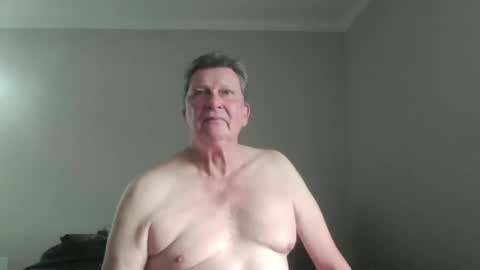 island625103 online show from September 2025 06:55:02 PM