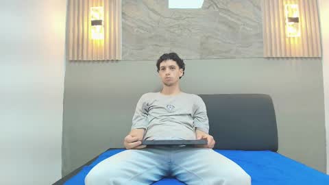 Snapshot of israel_gray chatting on October 2025 07:22:02 PM Israel online show from October 2025 07:22:02 PM