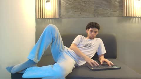 Snapshot of israel_gray chatting on October 2025 07:25:02 PM Israel online show from October 2025 07:25:02 PM