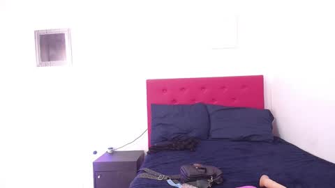 Snapshot of issa_kitty chatting on December 2024 02:01:01 PM issa_kitty online show from December 2024 02:01:01 PM