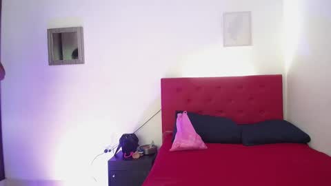 Snapshot of issa_kitty chatting on January 2025 03:48:01 PM issa_kitty online show from January 2025 03:48:01 PM