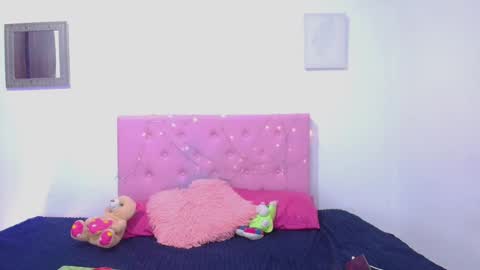 Snapshot of issa_kitty chatting on February 2025 01:29:01 AM issa_kitty online show from February 2025 01:29:01 AM