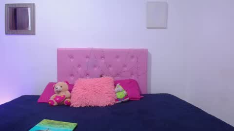 Snapshot of issa_kitty chatting on March 2025 10:05:02 PM issa_kitty online show from March 2025 10:05:02 PM