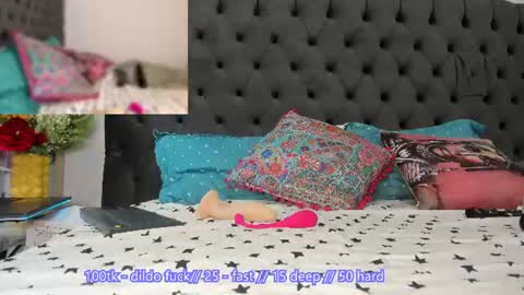 Snapshot of issabellaa chatting on June 2026 06:05:01 AM Issy online show from June 2026 06:05:01 AM