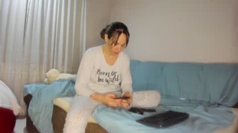 Snapshot of issabelle_69 chatting on February 2025 05:40:01 AM Issabelle online show from February 2025 05:40:01 AM