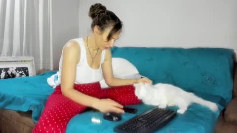 Snapshot of issabelle_69 chatting on February 2025 05:30:01 AM Issabelle online show from February 2025 05:30:01 AM