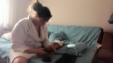 Snapshot of issabelle_69 chatting on February 2025 06:39:01 AM Issabelle online show from February 2025 06:39:01 AM