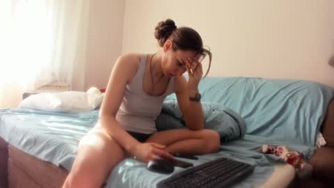 Snapshot of issabelle_69 chatting on March 2025 07:32:01 AM Issabelle online show from March 2025 07:32:01 AM
