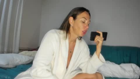 Snapshot of issabelle_69 chatting on September 2025 05:40:01 AM Issabelle online show from September 2025 05:40:01 AM