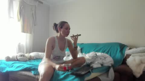 Issabelle online show from March 2026 06:29:01 AM