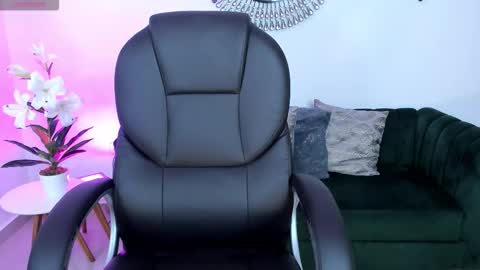 issi_loren online show from February 2026 08:52:01 PM