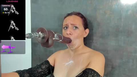 Snapshot of issys_milf chatting on February 2025 12:45:02 PM ISSYS online show from February 2025 12:45:02 PM