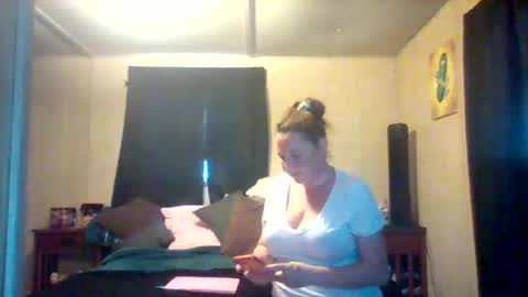 Snapshot of its_kimber chatting on April 2026 05:32:02 PM its kimber online show from April 2026 05:32:02 PM