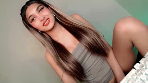 Bella online show from February 2025 05:09:01 AM