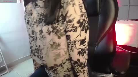 Bella  online show from February 2025 04:52:02 AM