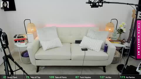 Snapshot of itschloelaurent chatting on May 2026 03:39:02 PM itschloelaurent online show from May 2026 03:39:02 PM