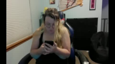 Itsglitchh222 online show from September 2025 07:52:02 AM