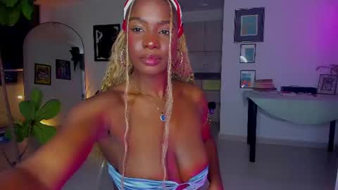 Snapshot of itslau_ chatting on August 2026 01:52:02 AM lau online show from August 2026 01:52:02 AM