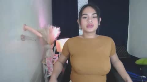 Snapshot of itsme_jazzy chatting on November 2025 01:05:02 AM JAZ online show from November 2025 01:05:02 AM