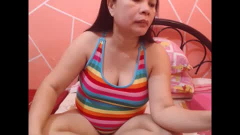 Snapshot of itsme_kitty chatting on January 2025 11:32:01 PM Kitty online show from January 2025 11:32:01 PM
