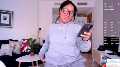 Itsmedannax   online show from November 2025 10:47:01 AM