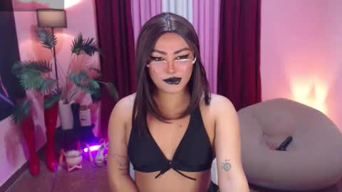 Siana online show from October 2025 04:48:02 PM