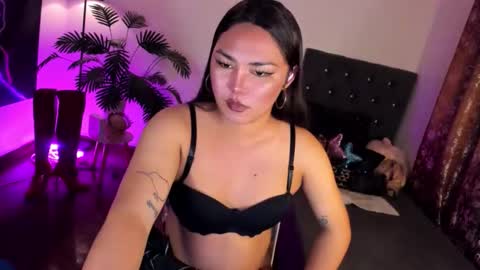 Siana online show from May 2026 06:25:01 PM