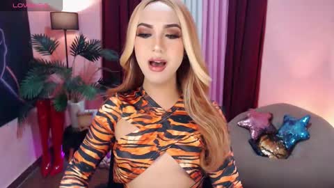 Sofia online show from October 2025 04:36:02 PM