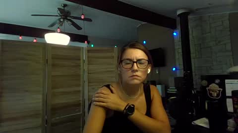 Snapshot of itsmesophie_x chatting on October 2025 03:53:01 PM ItsMeSophie X online show from October 2025 03:53:01 PM