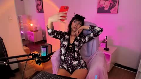 itsmroom online show from May 2026 04:28:02 AM
