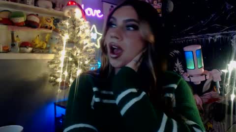 Snapshot of itsnickibabyy chatting on December 2024 11:31:02 PM Nicki Foxx online show from December 2024 11:31:02 PM