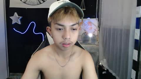 Snapshot of itsyourcummerboy_xx chatting on May 2026 09:25:02 AM Kyle online show from May 2026 09:25:02 AM
