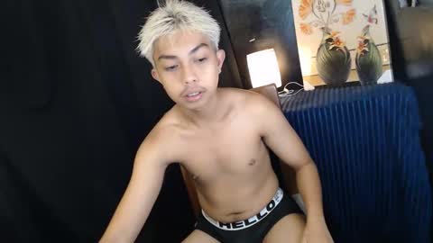 Snapshot of itsyourcummerboy_xx chatting on June 2026 06:42:01 PM Kyle online show from June 2026 06:42:01 PM