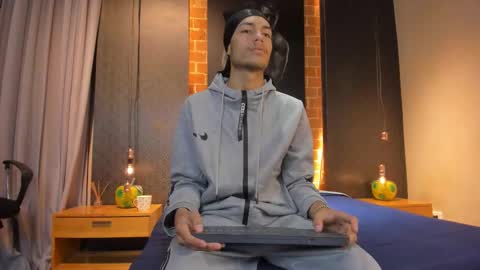 itszairen online show from February 2026 03:43:02 AM