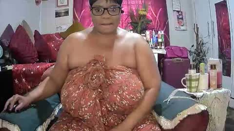 Snapshot of itumeleng74 chatting on October 2025 05:43:02 AM itumeleng74 online show from October 2025 05:43:02 AM