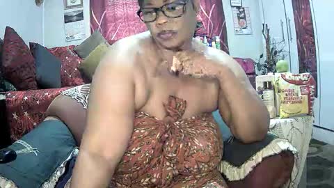 Snapshot of itumeleng74 chatting on October 2025 05:19:02 AM itumeleng74 online show from October 2025 05:19:02 AM