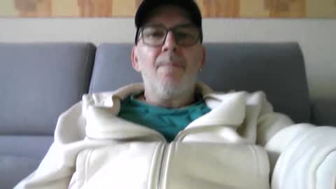 Snapshot of itunixx63 chatting on October 2025 07:31:02 AM itunixx63 online show from October 2025 07:31:02 AM