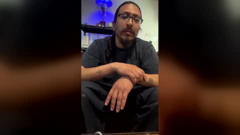 Snapshot of iturnonforme chatting on April 2026 10:40:02 PM Frederect Cumms online show from April 2026 10:40:02 PM