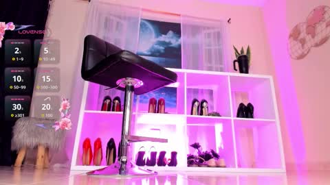 Snapshot of itzel__ chatting on October 2025 01:11:01 PM Call me Itzel online show from October 2025 01:11:01 PM