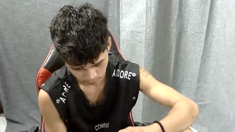 itzme_john online show from April 2026 07:44:02 PM