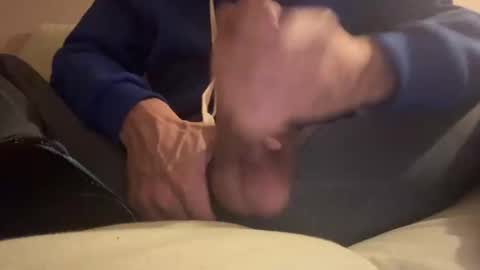 Snapshot of iuuuf2 chatting on December 2024 10:47:02 PM Iuuuf2 or Samel online show from December 2024 10:47:02 PM