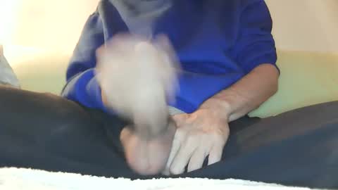 Snapshot of iuuuf2 chatting on December 2024 04:36:02 AM Iuuuf2 or Samel online show from December 2024 04:36:02 AM