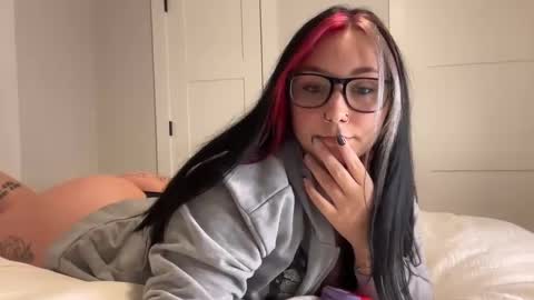Snapshot of iveyjade33 chatting on September 2025 02:44:02 AM ivey jade online show from September 2025 02:44:02 AM